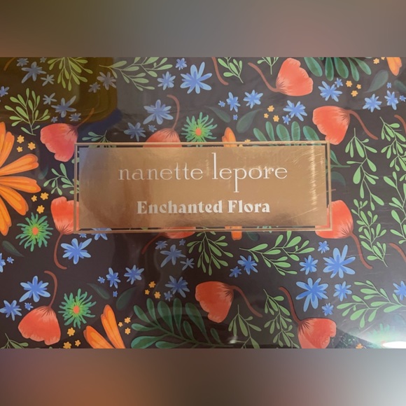 Gift Set - Picture 3 of 3